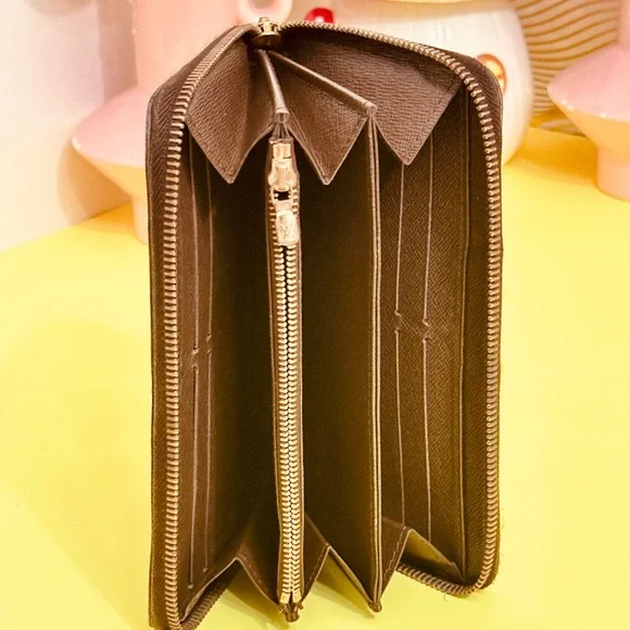 Louis Vuitton Damier zippy wallet - Picture 4 of 13